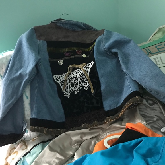 Vintage Sassy & Chic Jean jacket - Picture 5 of 5